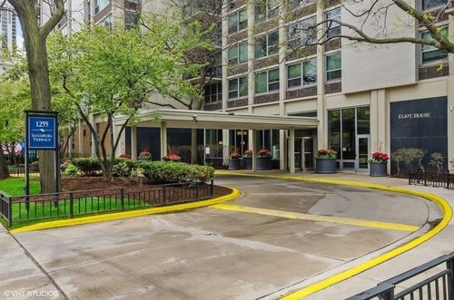 unit-2903-1255 Sandburg Ter, Chicago, IL, 60610-8289 | Card Image
