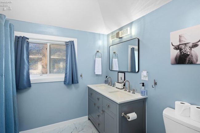 202 Plum Ave, House other with 5 bedrooms, 3 bathrooms and null parking in Lakeside OH | Image 32