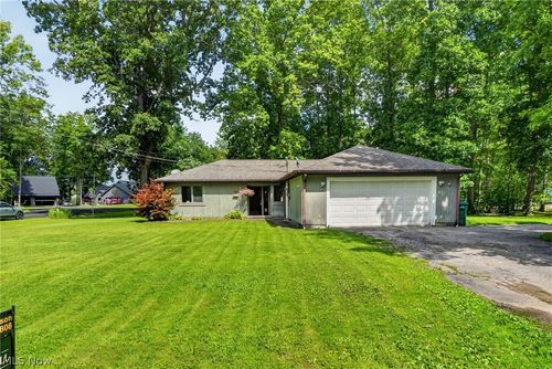 731 Lark Ct, Roaming Shores, OH, 44084-9796 | Card Image