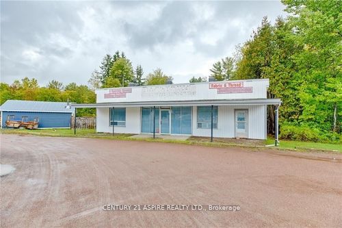 2096 Petawawa Blvd, Pembroke, ON, K8A7G9 | Card Image