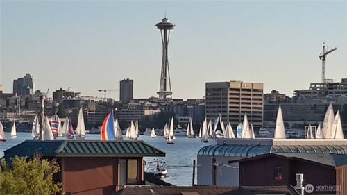 unit-e-2025 Fairview Ave E, Seattle, WA, 98102-3575 | Card Image