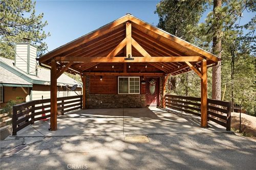 32784 Richmond Dr, Running Springs, CA, 92382-7511 | Card Image