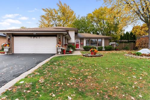 1241 E 168th St, South Holland, IL, 60473-3259 | Card Image