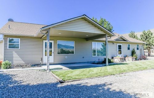 8 Kossler Ln, Salmon, ID, 83467-5219 | Card Image