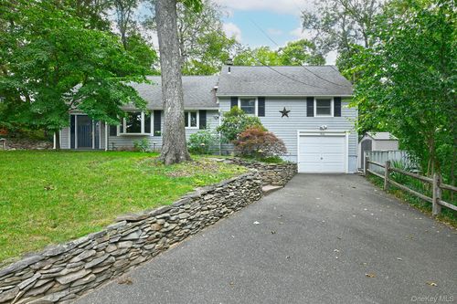 30 Tappen Dr, Melville, NY, 11747-1042 | Card Image