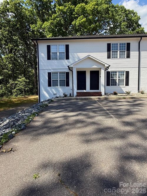 1009 22nd Street Ne, Hickory, NC, 28601 | Card Image