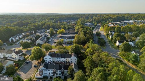 15673 Viewpoint Cir, DUMFRIES, VA, 22025-1221 | Card Image