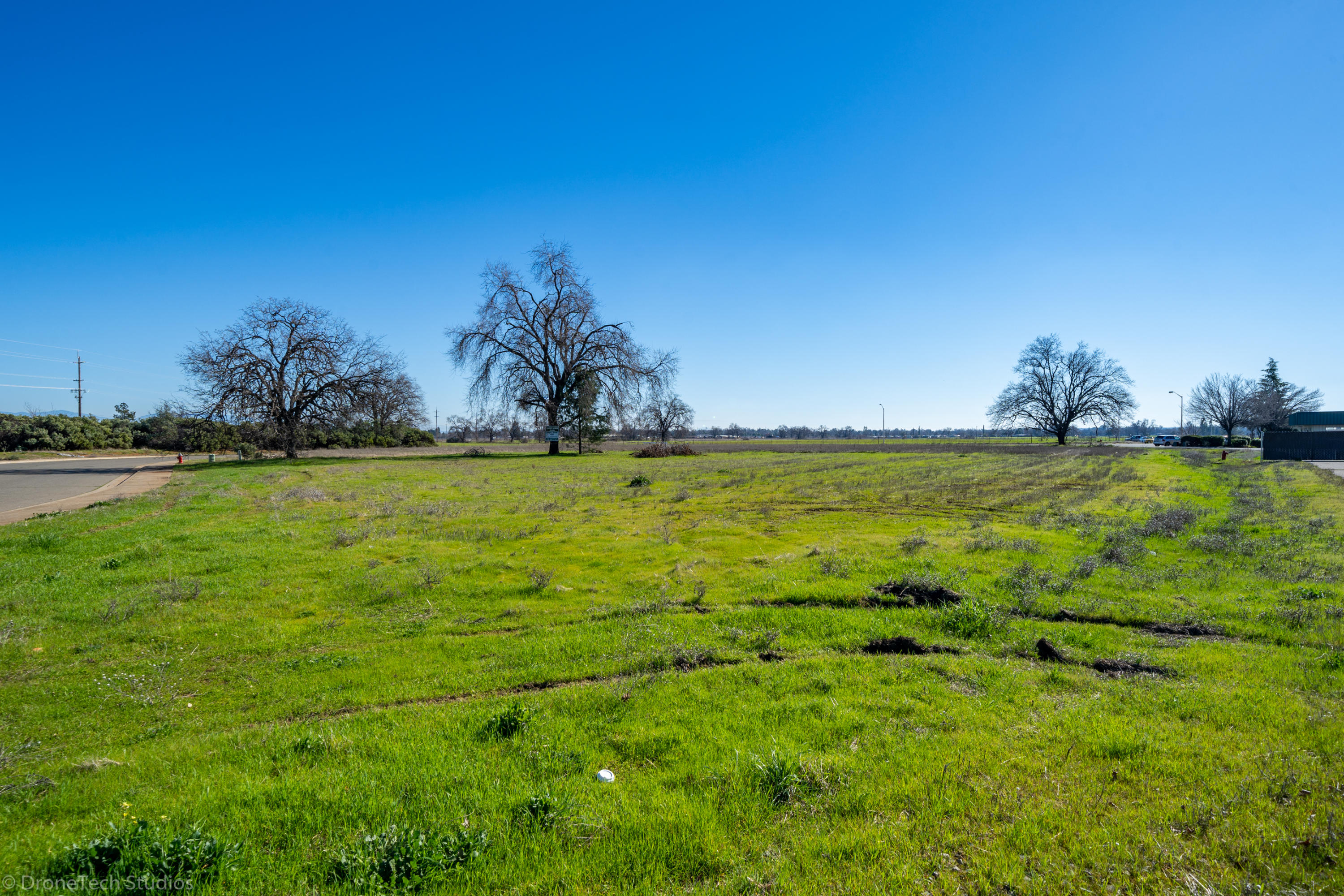 7520 Lockheed Dr, Redding, CA 96002