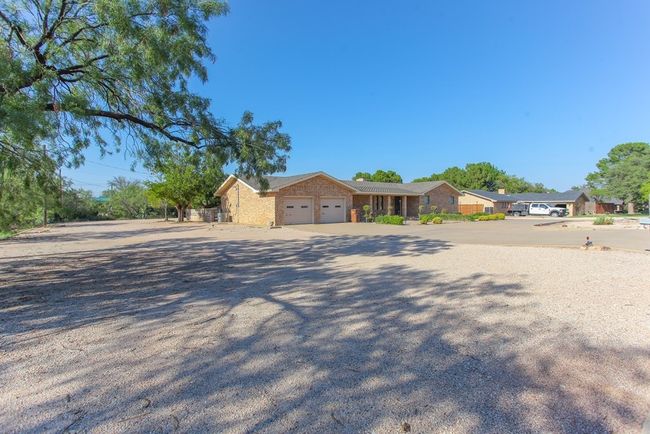 2201 E 25 Th St, House other with 3 bedrooms, 3 bathrooms and 2 parking in Big Spring TX | Image 43