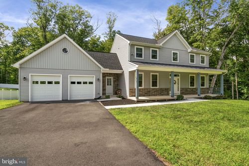 8032 Cobb Rd, Manassas, VA, 20112-5335 | Card Image