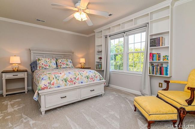 Bedroom 3 with lake view | Image 42