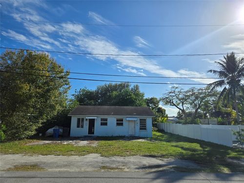 1262 Ne 34th Ct, Oakland Park, FL, 33334-4564 | Card Image