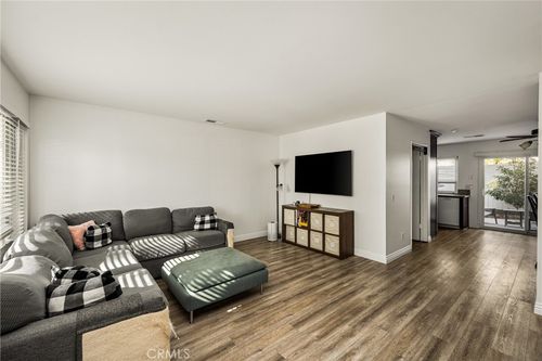 9-19752 Bromley Ln, Huntington Beach, CA, 92646-4125 | Card Image