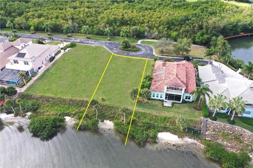 9518 Riverside Dr, Sebastian, FL, 32958-6309 | Card Image