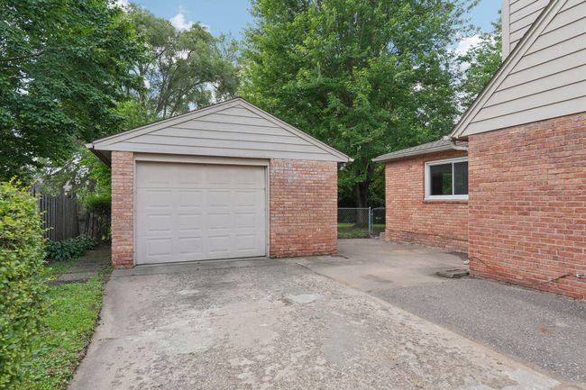 9-web-or-mls-Lombardy Ln-S0107-009.jpg | Image 40