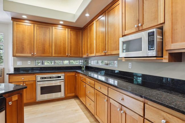 Custom cabinets and lower cabinet windows | Image 10