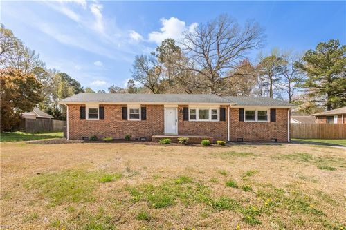 205 Frank Dr, Chesapeake, VA, 23322-5409 | Card Image