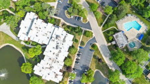 300b-2100 Valencia Drive, Northbrook, IL, 60062 | Card Image