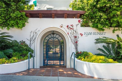 301-15500 W Sunset Blvd, Pacific Palisades, CA, 90272-3529 | Card Image