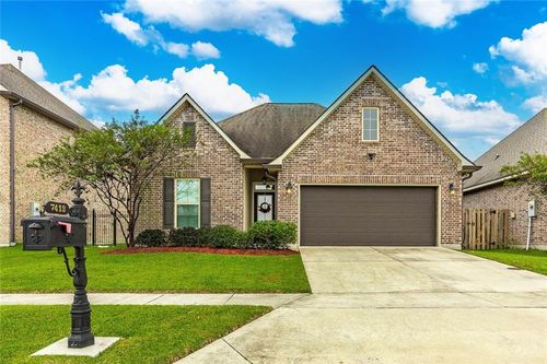 7413 Silverado Dr, Marrero, LA, 70072-5975 | Card Image