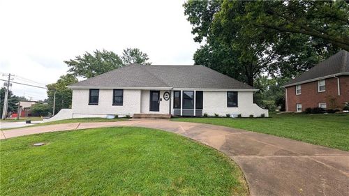 9909 E 76th Ter, Raytown, MO, 64138-1712 | Card Image