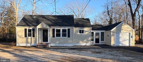 4 W Lakeshore Dr, BROWNS MILLS, NJ, 08015-3339 | Card Image