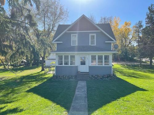 300 1st Ave Ne, New London, MN, 56273-9797 | Card Image