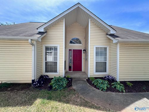 200 Millstone Ln, Madison, AL, 35758-2563 | Card Image