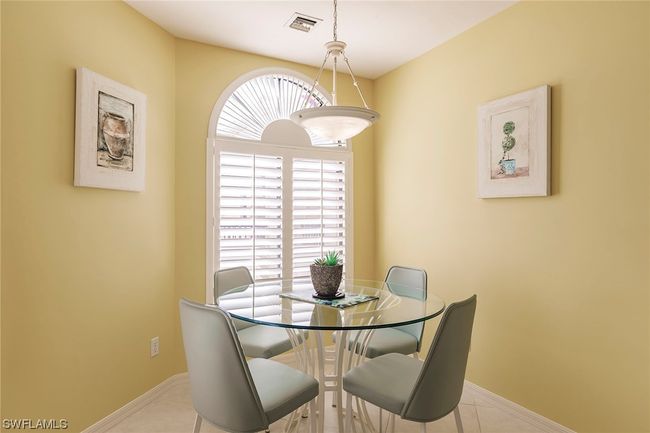 C-302 - 7048 Pelican Bay Boulevard, Condo with 2 bedrooms, 2 bathrooms and null parking in Naples FL | Image 12