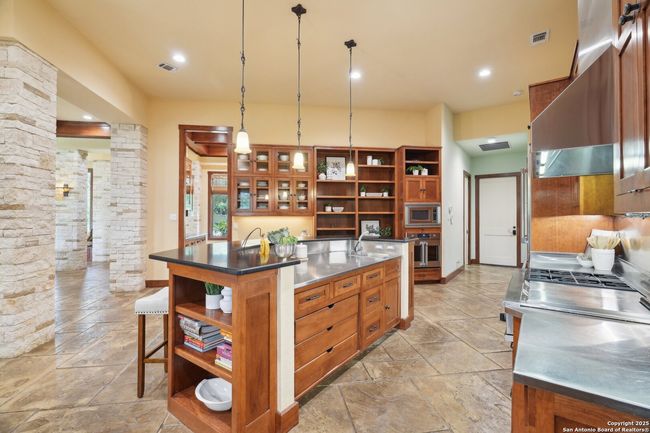 22340 Old Fossil Rd, House other with 3 bedrooms, 4 bathrooms and null parking in San Antonio TX | Image 16
