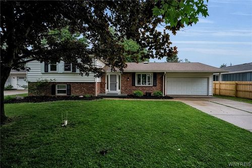 38 Sandhurst Ln, Amherst, NY, 14221-3153 | Card Image