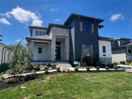 17012 Rosehill St, Overland Park, KS, 66221-8402 | Card Image