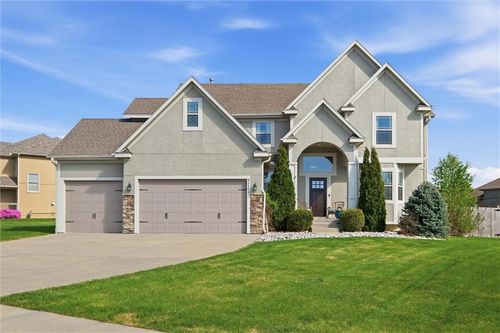 31191 W 165th Ter, Gardner, KS, 66030-7843 | Card Image