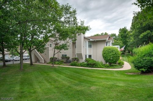78 Wendover Ct, Bedminster, NJ, 07921-1407 | Card Image