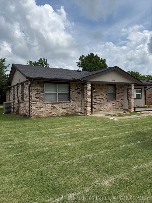 1008 W 9th Street S, Claremore, OK, 74017 | Card Image