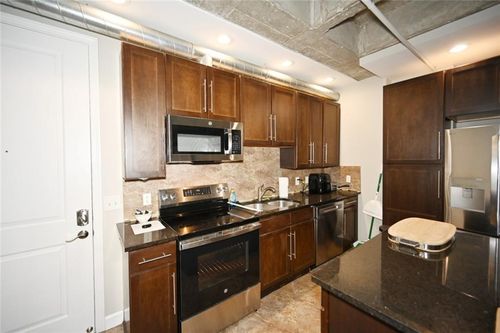 apt-1209-2940 Baltimore Ave, Kansas City, MO, 64108-3418 | Card Image