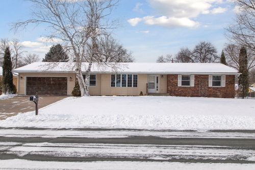 2400 Southview Ct, Hastings, MN, 55033-3411 | Card Image