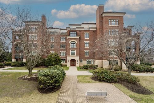 c102-120 Seaver St, Brookline, MA, 02445-5719 | Card Image