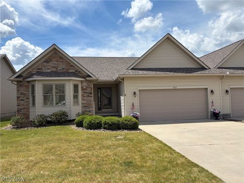 939 Park Pl, Niles, OH, 44446-3556 | Card Image
