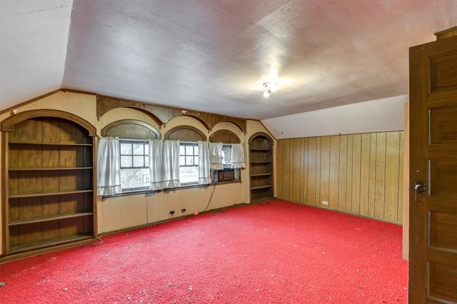 Secondary bedrooms are upstairs | Image 19