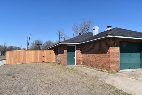 3901 William St, Sachse, TX, 75048-3903 | Card Image