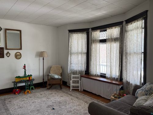 19-5817-19 W 8th St, Duluth, MN, 55807-1220 | Card Image