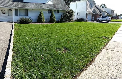 15 Falcon Ln, Levittown, NY, 11756-2106 | Card Image