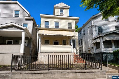 674 24th Street, Paterson, NJ, 07504 | Card Image
