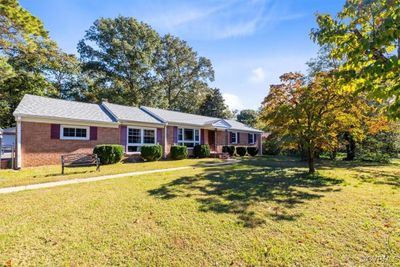 Ranch-style home featuring a front lawn | Image 3