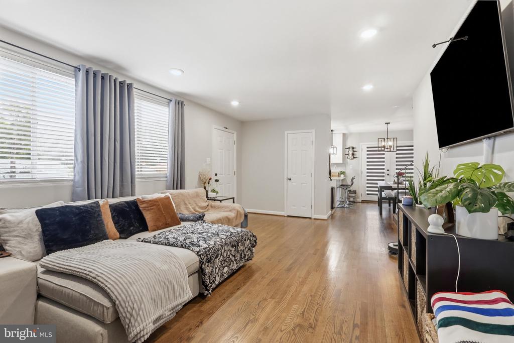 Residential in SUITLAND 2