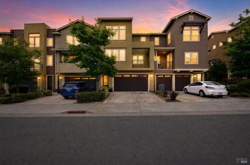 640 Jade St, Petaluma, CA, 94952-5315 | Card Image