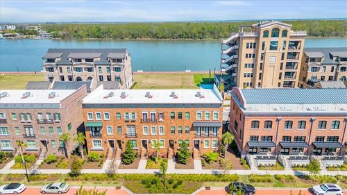 424 Port St, Savannah, GA, 31401-2989 | Card Image