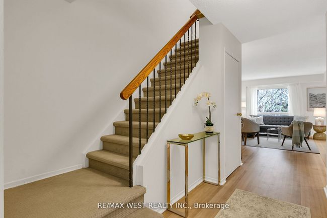 81 - 60 Hanson Rd, Condo with 3 bedrooms, 3 bathrooms and 1 parking in Mississauga ON | Image 9