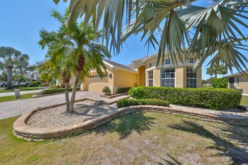 1007 Emerald Dunes Dr, SUN CITY CENTER, FL, 33573-6499 | Card Image